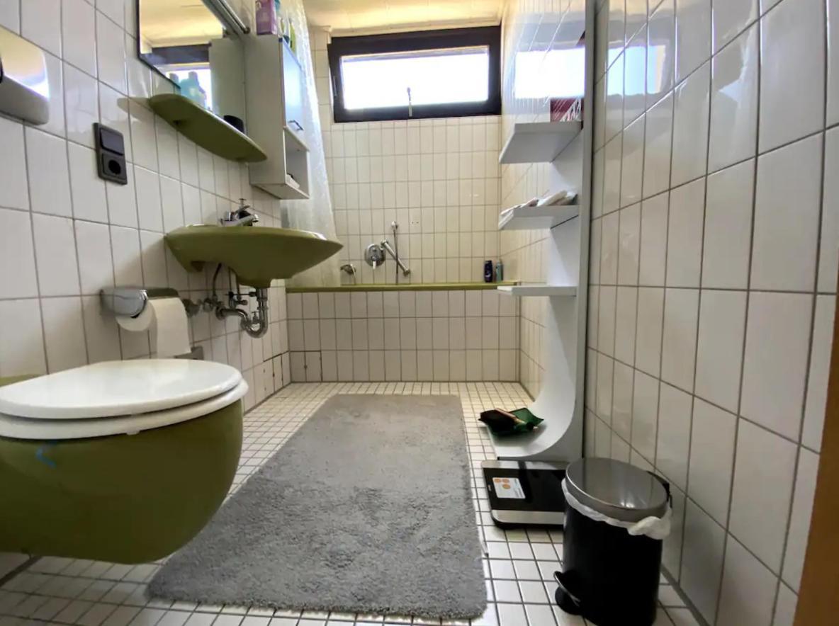 Budget Suite Mit Balkon - Privatzimmer In Wohnung - Netflix & Minibar Inklusive Koblenz  Exterior photo