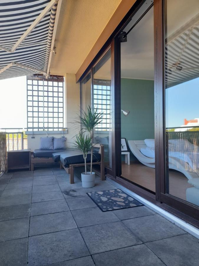 Budget Suite Mit Balkon - Privatzimmer In Wohnung - Netflix & Minibar Inklusive Koblenz  Exterior photo